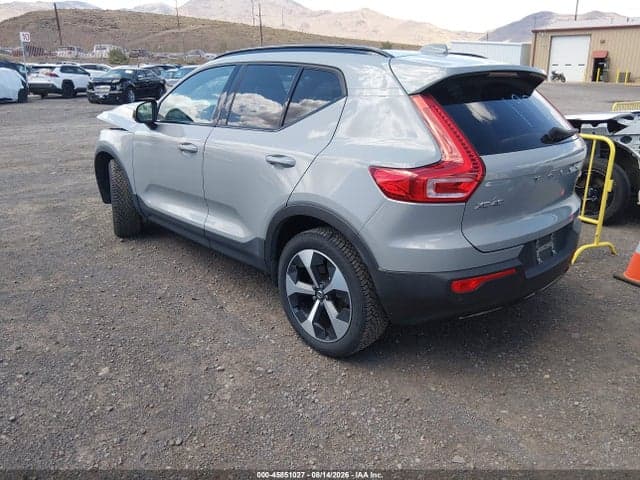 2024 VOLVO XC40 B5 PLUS DARK THEME 3