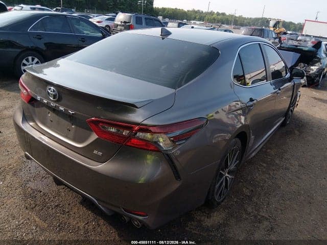 2021 TOYOTA CAMRY SE 4