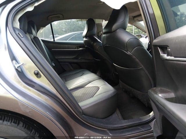 2021 TOYOTA CAMRY SE 8