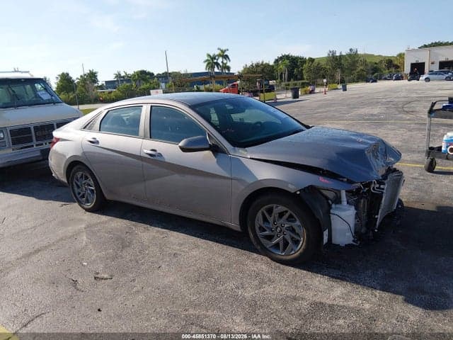 2024 HYUNDAI ELANTRA SEL 1