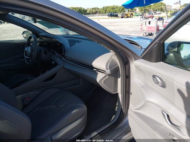 2024 HYUNDAI ELANTRA SEL 5