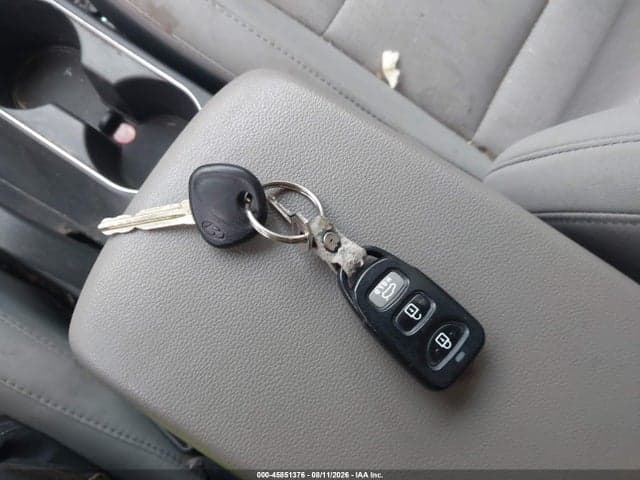 2017 HYUNDAI ELANTRA SE 11