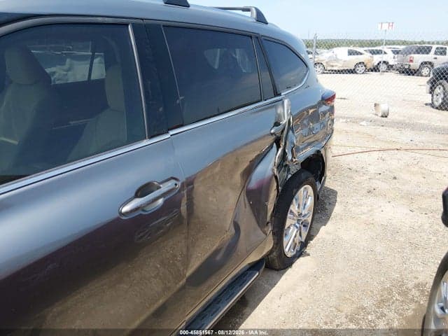 2025 TOYOTA HIGHLANDER LIMITED 6