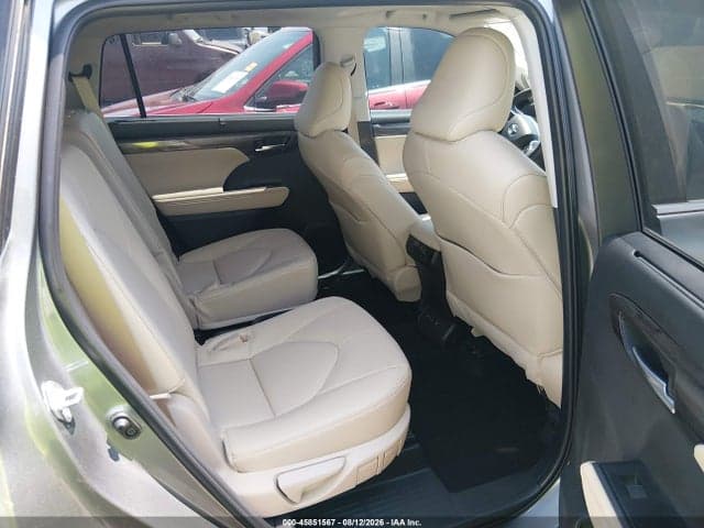 2025 TOYOTA HIGHLANDER LIMITED 8