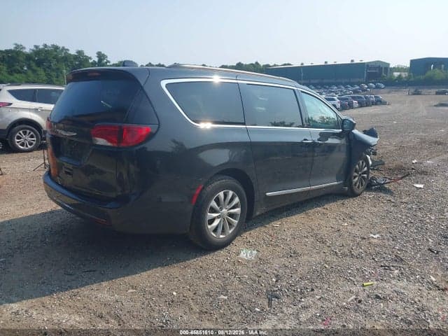 2017 CHRYSLER PACIFICA TOURING-L 4