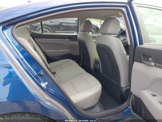 2017 HYUNDAI ELANTRA SE 8