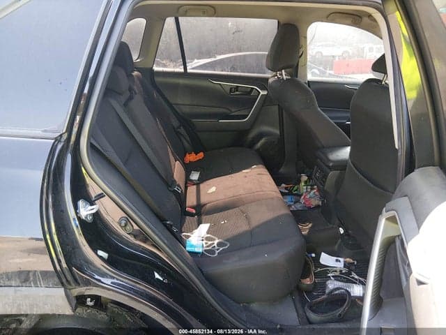 2022 TOYOTA RAV4 LE 8