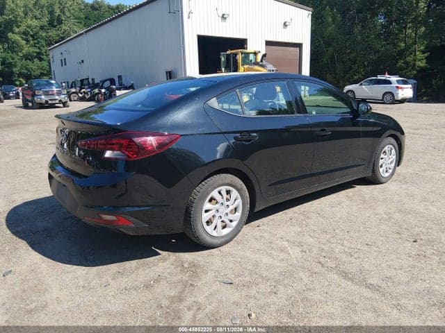 2019 HYUNDAI ELANTRA SE 4