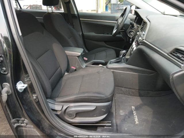 2019 HYUNDAI ELANTRA SE 5