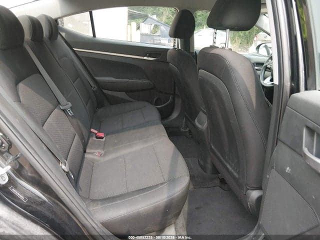 2019 HYUNDAI ELANTRA SE 8