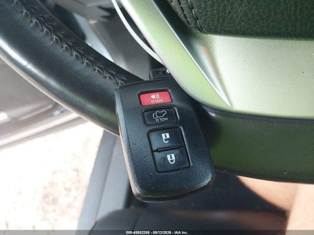 2019 TOYOTA HIGHLANDER XLE 11