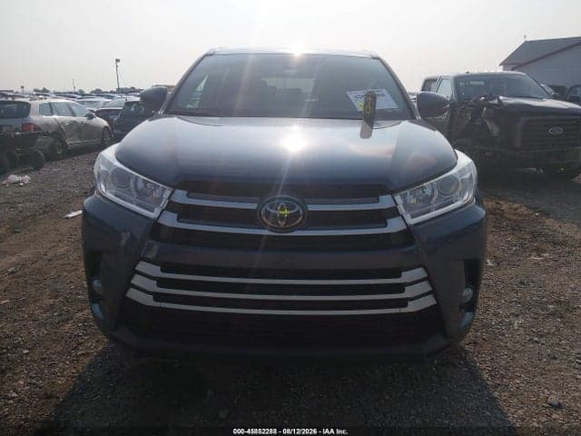 2019 TOYOTA HIGHLANDER XLE 12