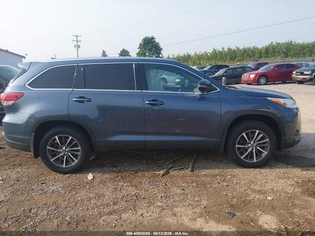 2019 TOYOTA HIGHLANDER XLE 13