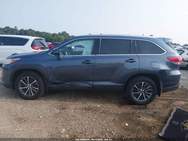 2019 TOYOTA HIGHLANDER XLE 14