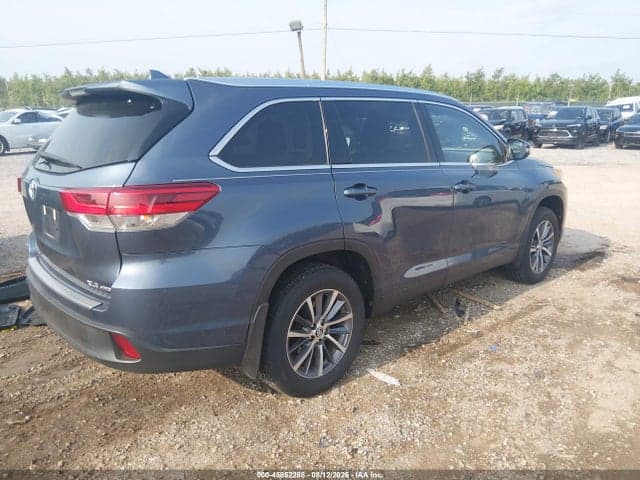 2019 TOYOTA HIGHLANDER XLE 4