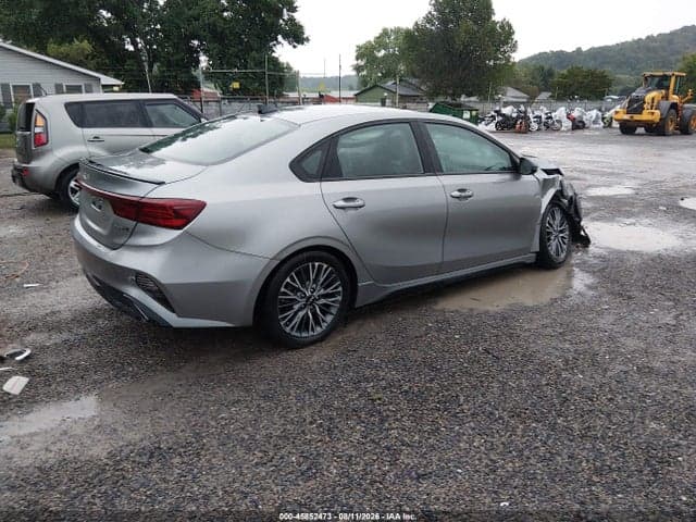 2023 KIA FORTE GT-LINE 4