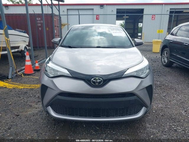 2020 TOYOTA C-HR XLE 12