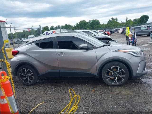 2020 TOYOTA C-HR XLE 13