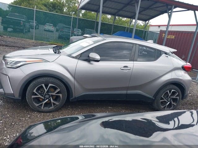 2020 TOYOTA C-HR XLE 14