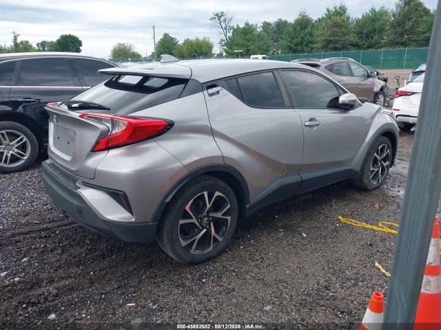 2020 TOYOTA C-HR XLE 4