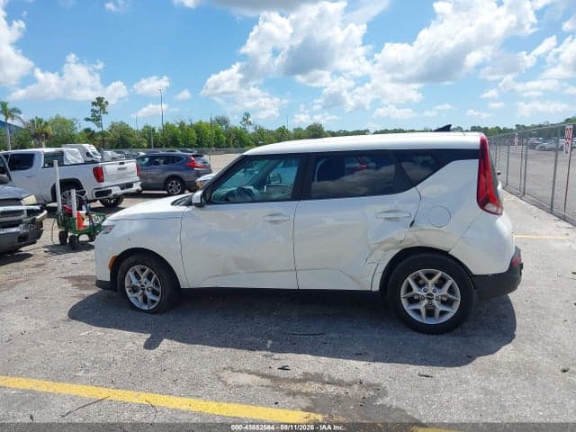 2022 KIA SOUL LX 13