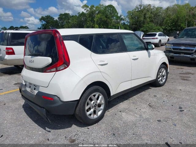 2022 KIA SOUL LX 4