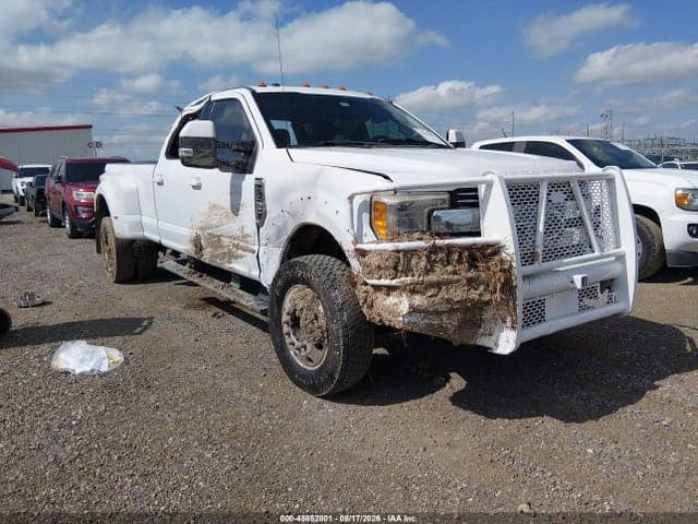 2017 FORD F-450 LARIAT 1