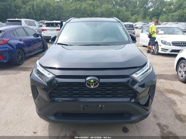 2025 TOYOTA RAV4 XLE 11