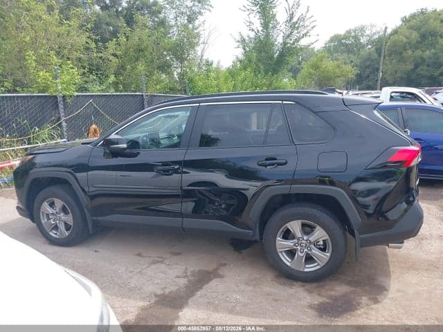 2025 TOYOTA RAV4 XLE 13