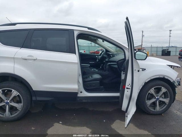 2017 FORD ESCAPE SE 5
