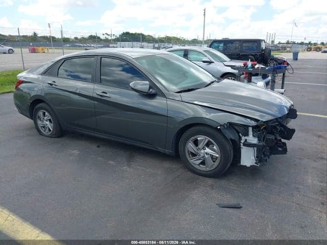 2024 HYUNDAI ELANTRA SE