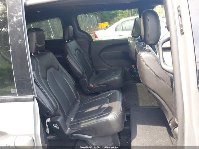 2023 CHRYSLER PACIFICA TOURING L 8