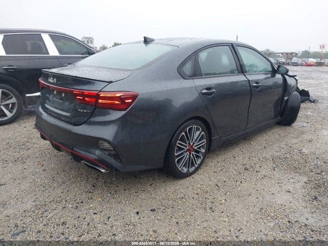 2023 KIA FORTE GT 4