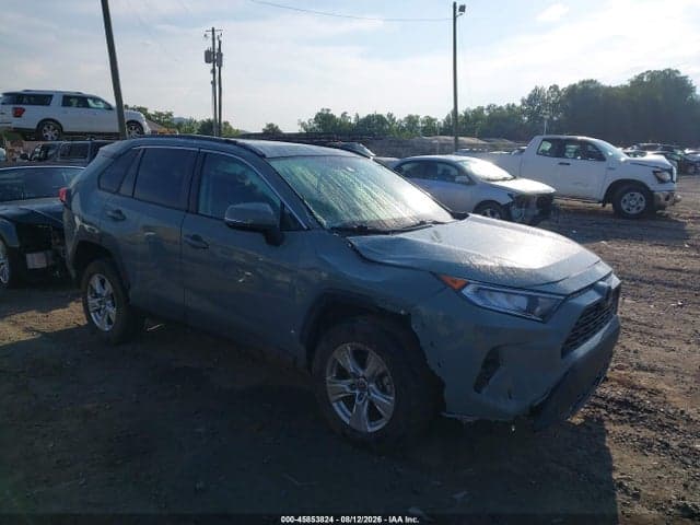 2021 TOYOTA RAV4 XLE 1