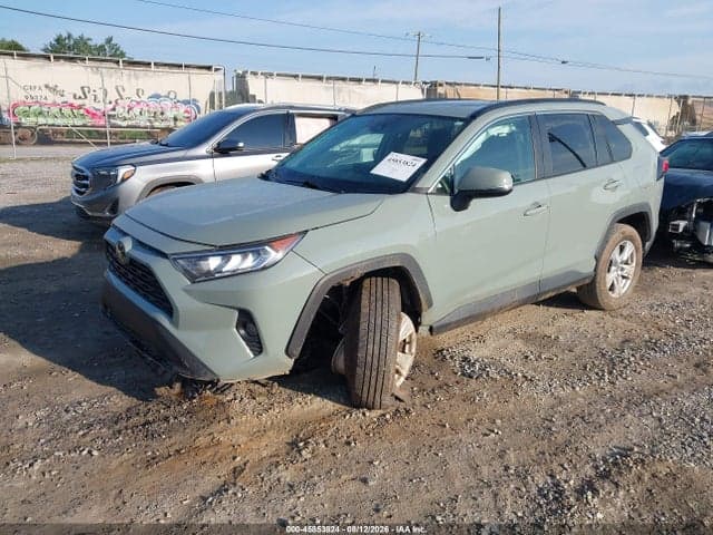 2021 TOYOTA RAV4 XLE 2