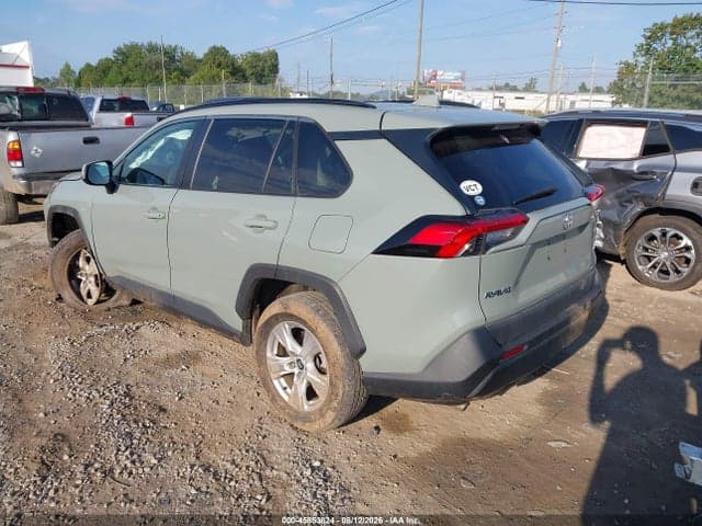 2021 TOYOTA RAV4 XLE 3