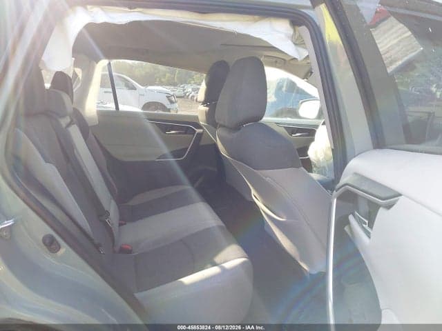 2021 TOYOTA RAV4 XLE 8
