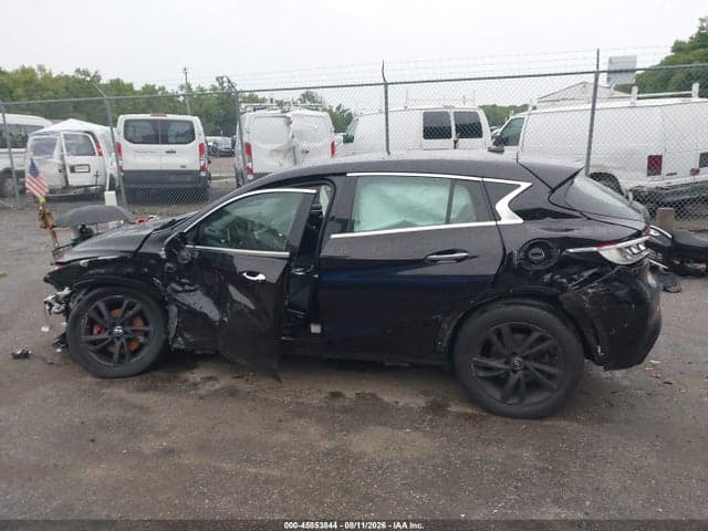 2018 INFINITI QX30 14