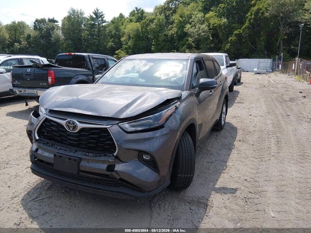 2022 TOYOTA HIGHLANDER LE 2