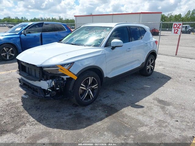 2024 VOLVO XC40 B5 CORE BRIGHT THEME 2
