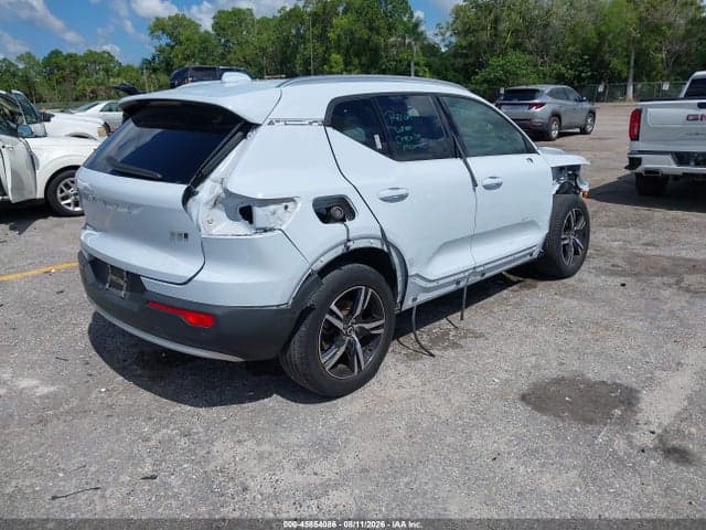 2024 VOLVO XC40 B5 CORE BRIGHT THEME 4