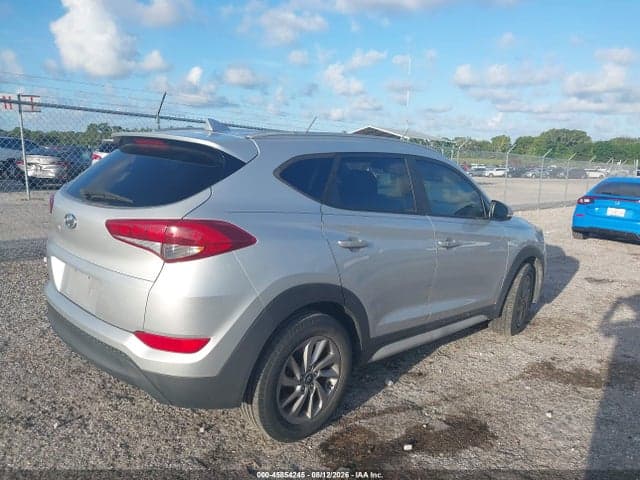 2017 HYUNDAI TUCSON SE PLUS 4