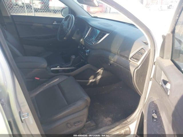 2017 HYUNDAI TUCSON SE PLUS 5