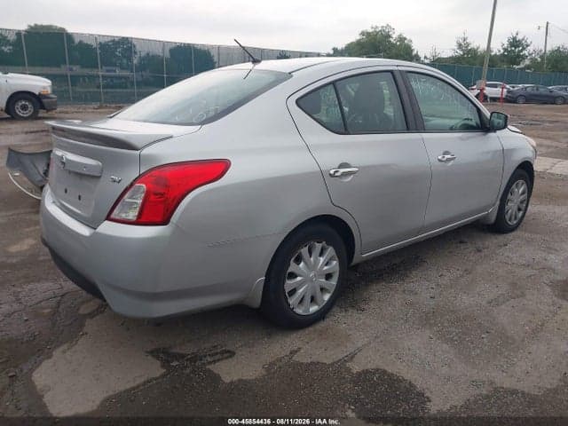 2017 NISSAN VERSA 1.6 SV 4