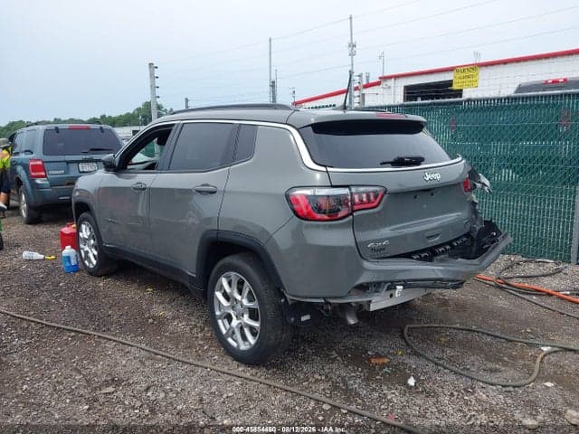 2023 JEEP COMPASS LATITUDE LUX FWD 3