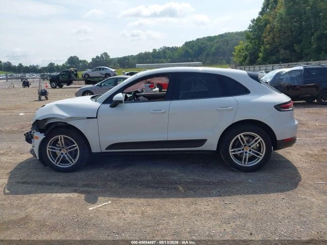 2021 PORSCHE MACAN 15