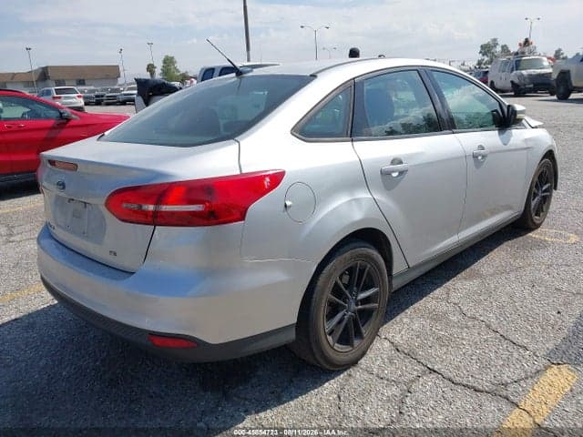 2017 FORD FOCUS SE 4