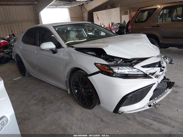2024 TOYOTA CAMRY HYBRID XSE