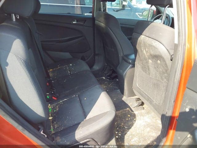 2017 HYUNDAI TUCSON SE 8