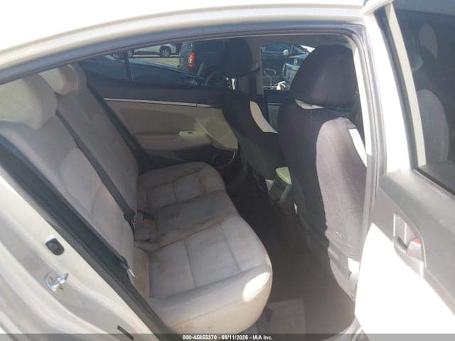 2018 HYUNDAI ELANTRA SEL 8